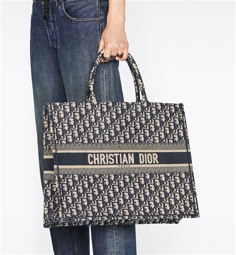 dior tasche book tote|Dior Book Tote 2022.